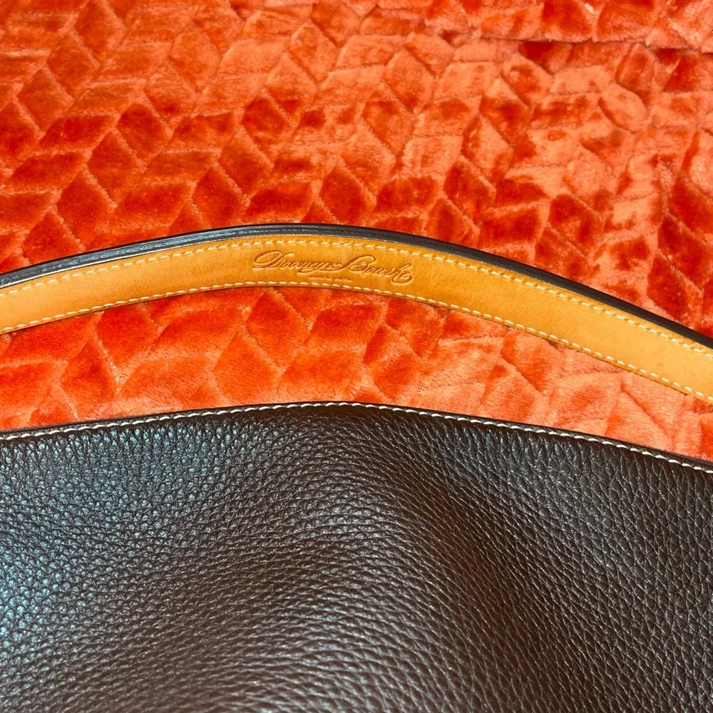Dooney and Bourke North South Sac - Dillen Collection